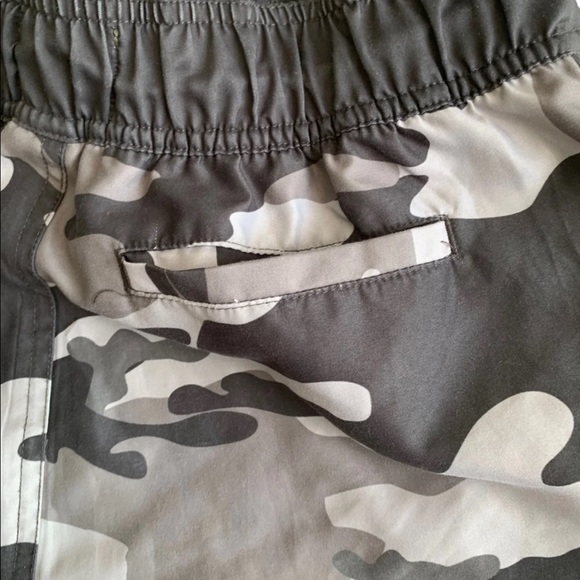 *Bass Pro shop men’s small camouflage swim trunk - Picture 4 of 5
